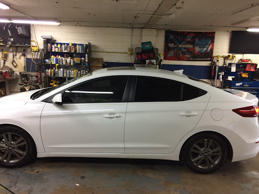 Car Stereo Store «Soundbytes Automotive Electronics,Inc», reviews and photos, 328 W N Ave, Northlake, IL 60164, USA