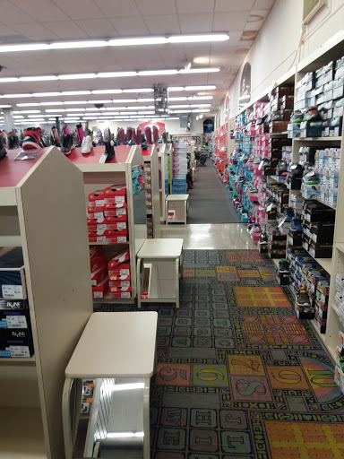Shoe Store «Super Shoes», reviews and photos, 6811 Williamson Rd, Roanoke, VA 24019, USA