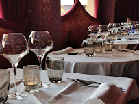 Atmosphère du Restaurant indien Karishma Lounge à Divonne-les-Bains - n°9