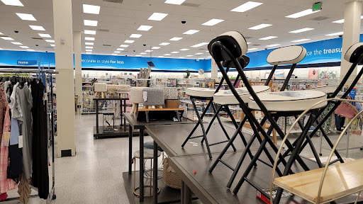 Clothing Store «Ross Dress for Less», reviews and photos, 3024 Wake Forest Rd, Raleigh, NC 27609, USA