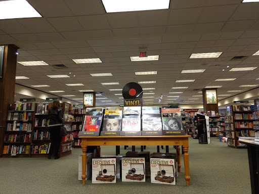 Book Store «Barnes & Noble», reviews and photos, 7020 Valley Creek Rd, Woodbury, MN 55125, USA