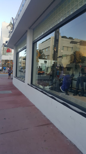 Clothing Store «A/X Armani Exchange», reviews and photos, 760 Collins Ave, Miami Beach, FL 33139, USA