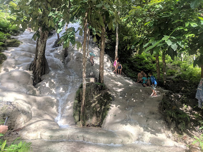 อุทยานแห่งชาติศรีลานนา Si Lanna National Park