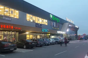 Retail park image