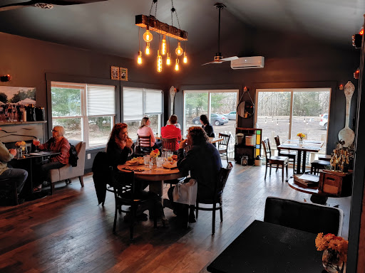 Lounge «Snapshots Lounge», reviews and photos, 1320 Weaver Dr, Granville, OH 43023, USA