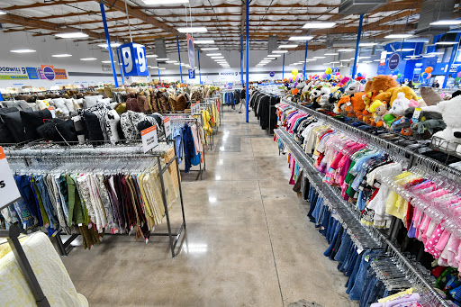 Thrift Store «Pebble Creek Goodwill Retail Store & Donation Center», reviews and photos, 15433 W McDowell Rd, Goodyear, AZ 85395, USA