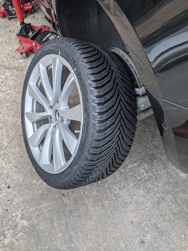 Tire Shop «Discount Tire Store - Round Rock, TX», reviews and photos, 3115 S Interstate 35, Round Rock, TX 78664, USA