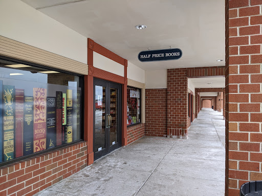 Book Store «Half Price Books», reviews and photos, 5032 S 74th St, Greenfield, WI 53220, USA