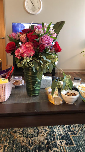 Florist «Mayfield Floral Inc.», reviews and photos, 6109 Mayfield Rd, Mayfield Heights, OH 44124, USA