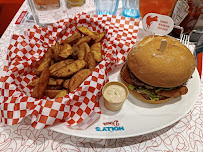 Cheeseburger du Restaurant Holly's Diner Rennes à Cesson-Sévigné - n°2