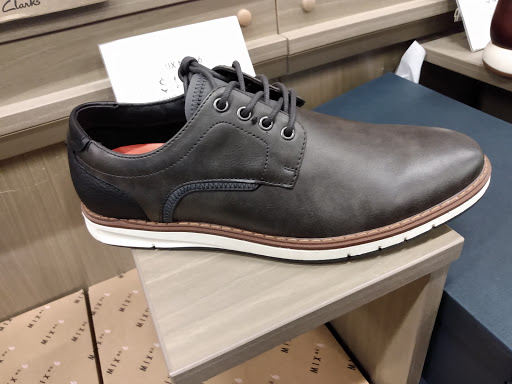 Shoe Store «DSW Designer Shoe Warehouse», reviews and photos, 4910 S Baldwin Rd, Lake Orion, MI 48359, USA