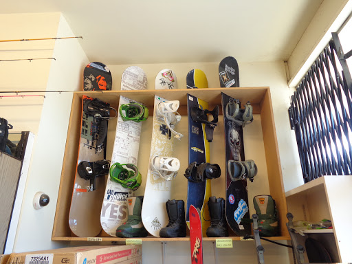 Pawn Shop «Money Market Pawn Shop», reviews and photos, 13607 SE Powell Blvd, Portland, OR 97236, USA