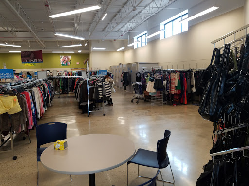 Thrift Store «Goodwill Store & Donation Center in Evanston», reviews and photos, 1916B Dempster St, Evanston, IL 60202, USA