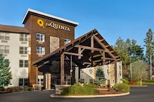 La Quinta Inn & Suites by Wyndham - Lake George image