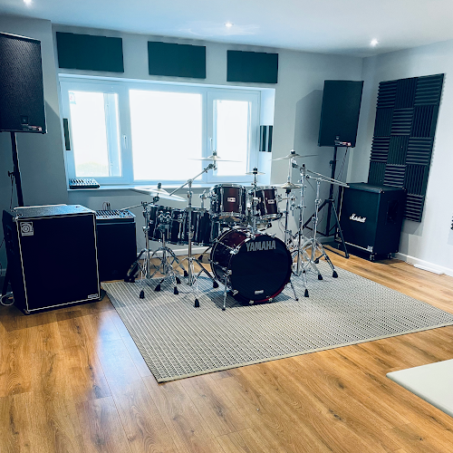 Reviews of Studio 6 Productions in Swindon - Music store