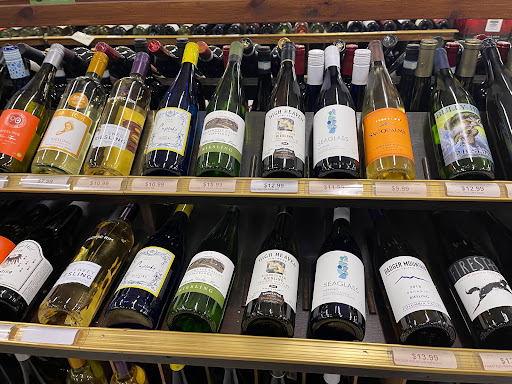 Liquor Store «Connecticut Beverage Mart», reviews and photos, 955 Washington St, Middletown, CT 06457, USA