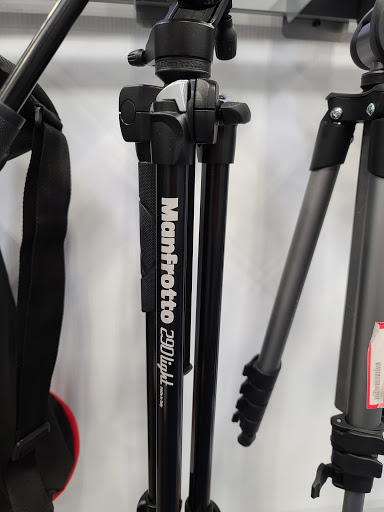 Electronics Store «Best Buy», reviews and photos, 7550 N Blackstone Ave, Fresno, CA 93720, USA