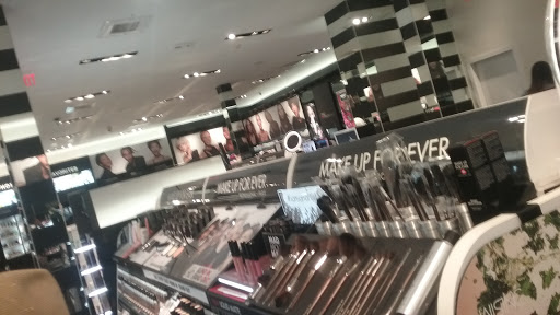 Cosmetics Store «SEPHORA», reviews and photos, 13 W Colorado Blvd, Pasadena, CA 91105, USA