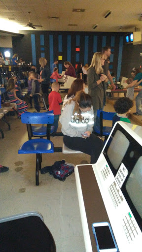 Bowling Alley «Flat Rock Lanes», reviews and photos, 14700 Telegraph Rd, South Rockwood, MI 48179, USA