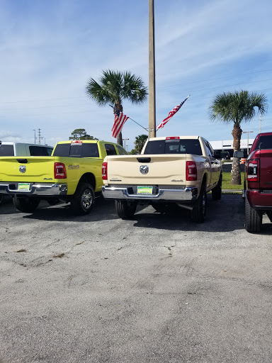 Car Dealer «Boniface-Hiers Chrysler Dodge Jeep», reviews and photos, 1775 E Merritt Island Causeway, Merritt Island, FL 32952, USA