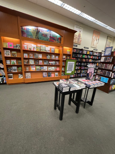 Book Store «Barnes & Noble», reviews and photos, 5101 Main St, Williamsburg, VA 23188, USA