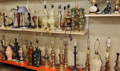 Thrift Store «Fabulously Frugal Thrift Shop», reviews and photos, 611 2nd St, Snohomish, WA 98290, USA