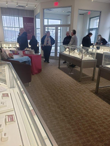 Jewelry Store «Helzberg Diamonds», reviews and photos, 6557 Grand Ave #200, Gurnee, IL 60031, USA