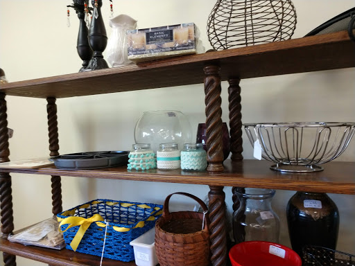 Thrift Store «The Treasure Hound», reviews and photos, 14508 Old Lee Rd, Chantilly, VA 20151, USA