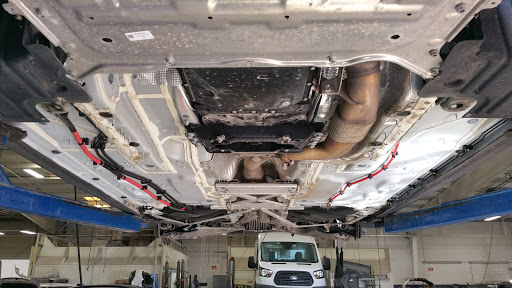 Auto Glass Shop «Casten Body Shop», reviews and photos, 230 Oakwood Rd, Lake Zurich, IL 60047, USA