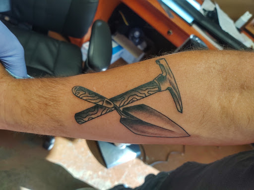 Tattoo Shop «Everett Tattoo Emporium», reviews and photos, 2507 Broadway, Everett, WA 98201, USA