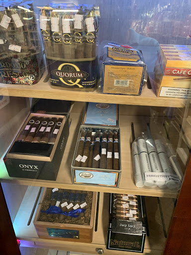 Tobacco Shop «Smoke a Lot LLC», reviews and photos, 5974 Youngstown Warren Rd # 1, Niles, OH 44446, USA