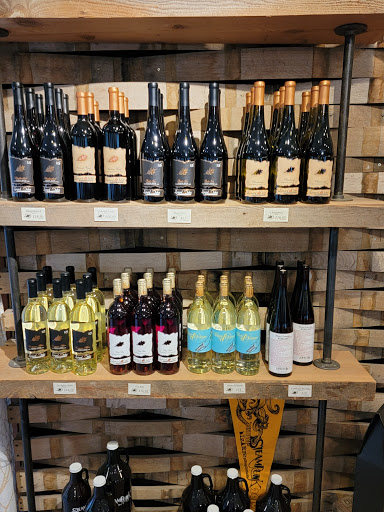 Winery «Leonard Oakes Estate Winery», reviews and photos, 10609 Ridge Rd, Medina, NY 14103, USA