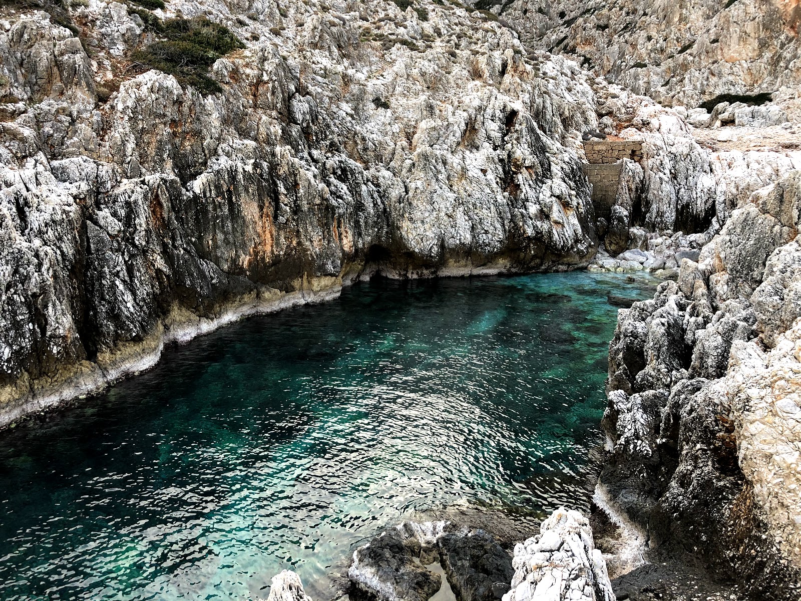 Φωτογραφία του Katholiko Beach με ένας μικρός κόλπος
