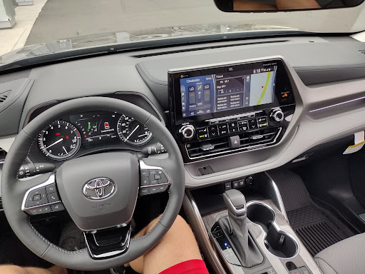 Toyota Dealer «Hartford Toyota Superstore», reviews and photos, 135 W Service Rd, Hartford, CT 06120, USA