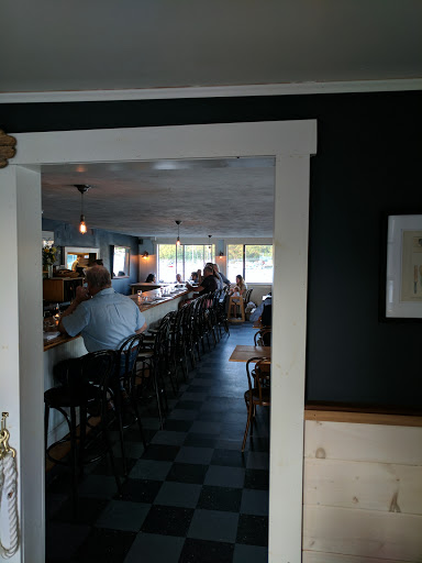 Lobster Restaurant «The Market Restaurant», reviews and photos, 33 River Rd, Gloucester, MA 01930, USA