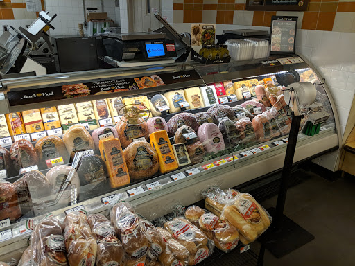 Grocery Store «Stop & Shop», reviews and photos, 105 Alewife Brook Pkwy, Somerville, MA 02144, USA