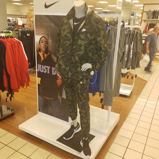 Department Store «Nordstrom Rack Gateway Center», reviews and photos, 550 Gateway Dr #2, Brooklyn, NY 11239, USA