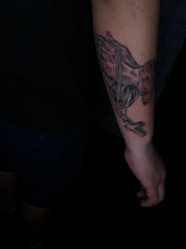 Tattoo Shop «Highland Tattoo», reviews and photos, 6816 Hollywood Blvd, Los Angeles, CA 90028, USA