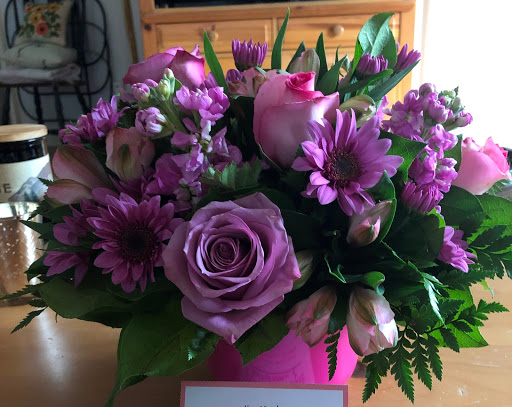 Florist «Autumn Rose Flower & Gift Shoppe», reviews and photos, 990 Bridgeport Ave, Milford, CT 06460, USA