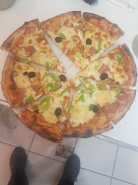 Plats et boissons du Pizzeria Pizza 5 euros à Paris - n°3