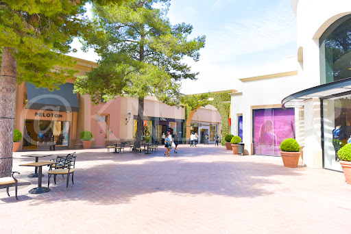 Clothing Store «Fashion Island», reviews and photos, 270 E 5th St, Long Beach, CA 90802, USA