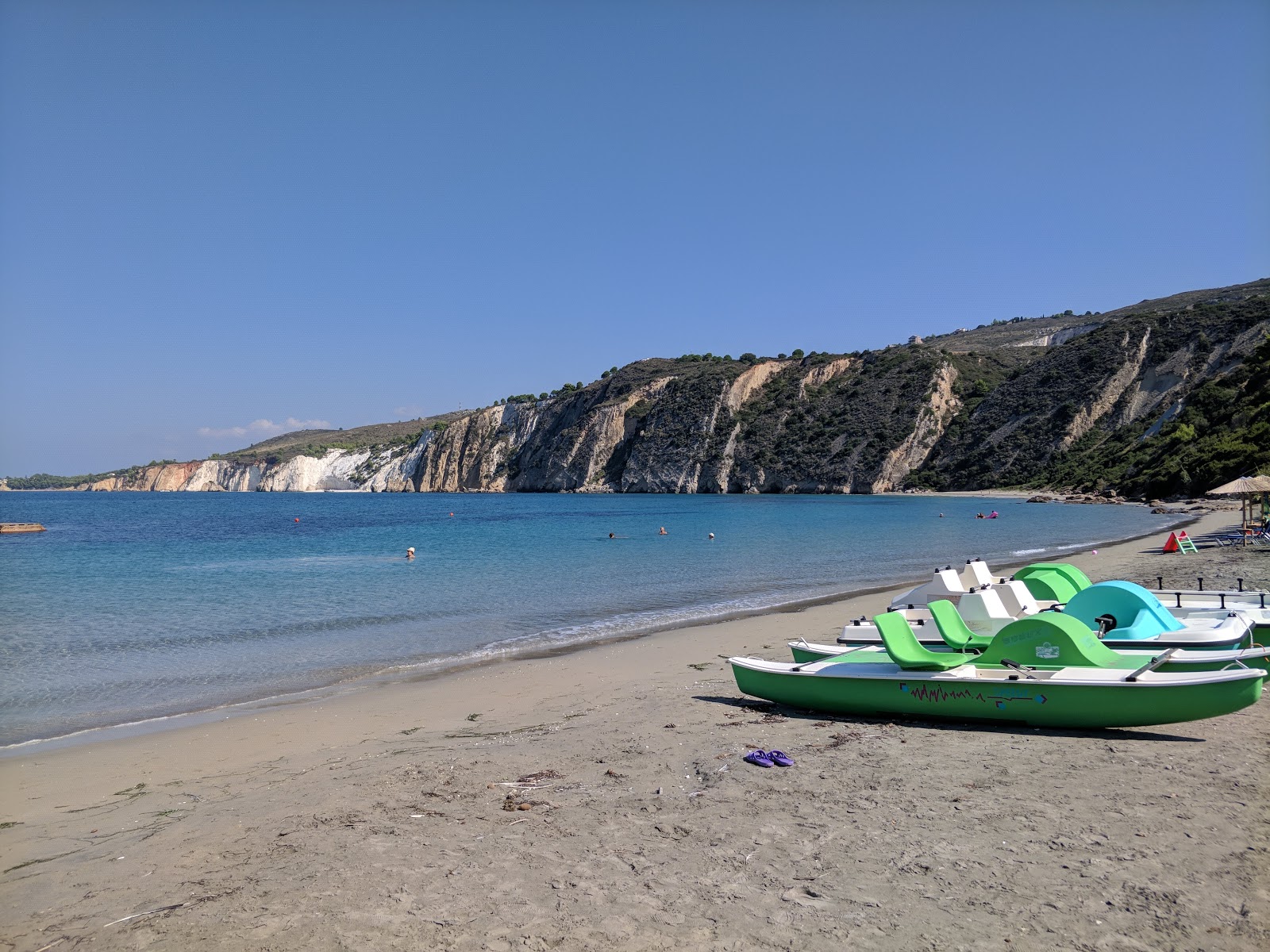 Photo of Spasmata beach with partly clean level of cleanliness