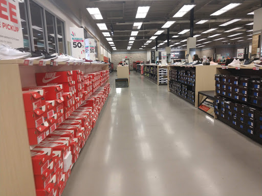 Shoe Store «Off Broadway Shoe Warehouse», reviews and photos, 1919 E Camelback Rd, Phoenix, AZ 85016, USA