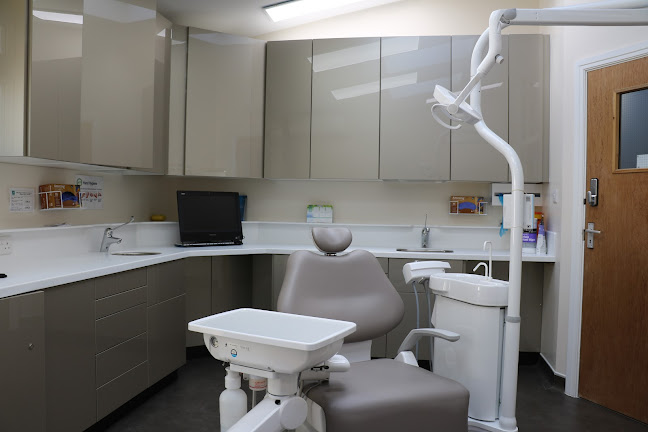 Reviews of Angle House Orthodontics - Edmonton in London - Dentist