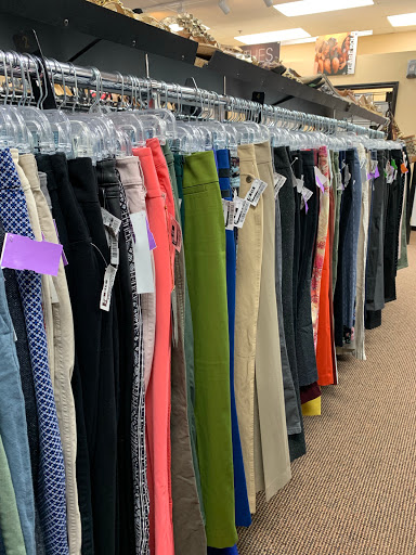 Used Clothing Store «Clothes Mentor Strongsville», reviews and photos, 15143 Pearl Rd, Strongsville, OH 44136, USA