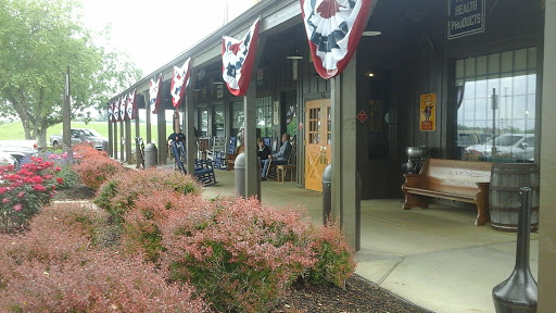 American Restaurant «Cracker Barrel Old Country Store», reviews and photos, 74 Hospitality Ln, Cadiz, KY 42211, USA