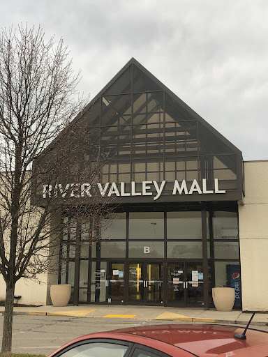 Shopping Mall «River Valley Mall», reviews and photos, 1635 River Valley Cir S, Lancaster, OH 43130, USA