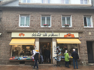 Debout Les Crabes à Perros-Guirec
