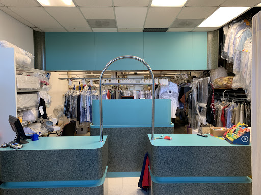 Dry Cleaner «Lakewood Cleaners», reviews and photos, 8778 Lakewood Dr, Windsor, CA 95492, USA