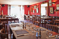 Atmosphère du Restaurant Le Petit Flaubert à Douvres-la-Délivrande - n°6